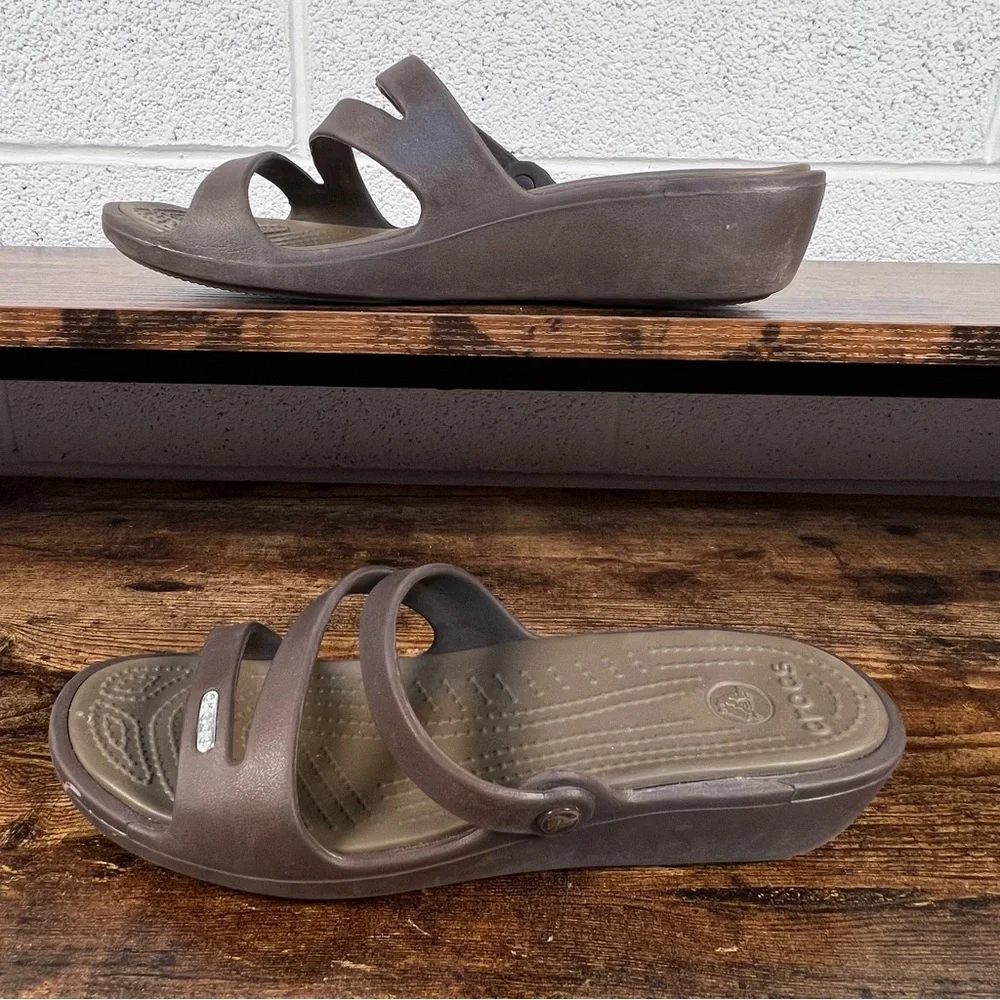 Crocs Patricia Wedge Sandals‎ Brown Rubber Slip On Casual women's 10